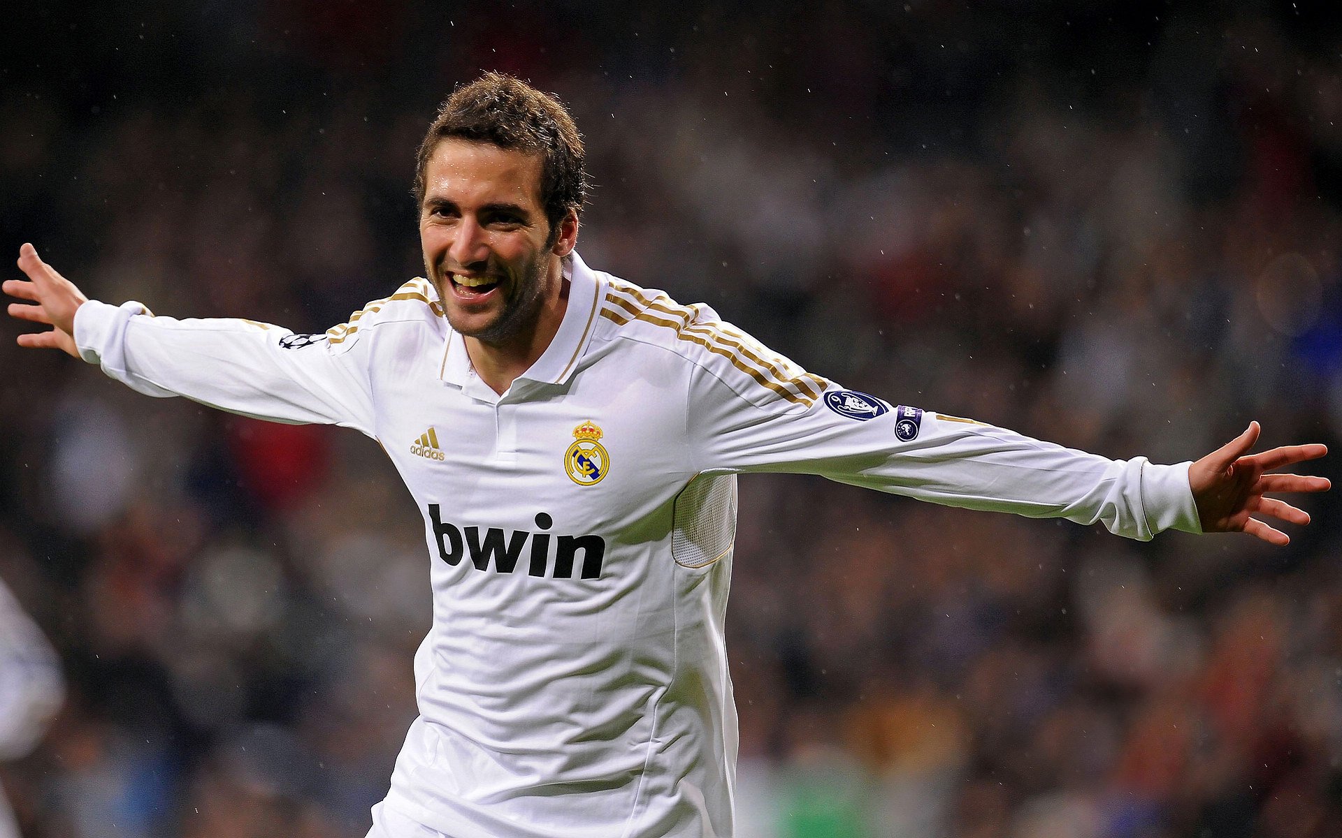 青少年“跑动未来”公益跑在深圳燃情开启，倡导健康生活，深圳青少年跑步训练营